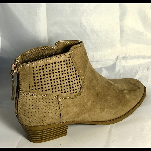 Justice Girls Taupe Ankle Boots Size 3 - Picture 2 of 5